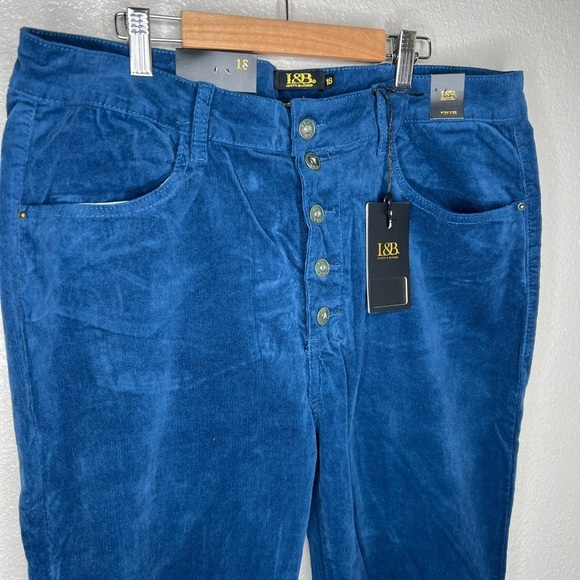 Lucky And Blessed Women's  Carson Corduroy Flare - Picture 9 of 15